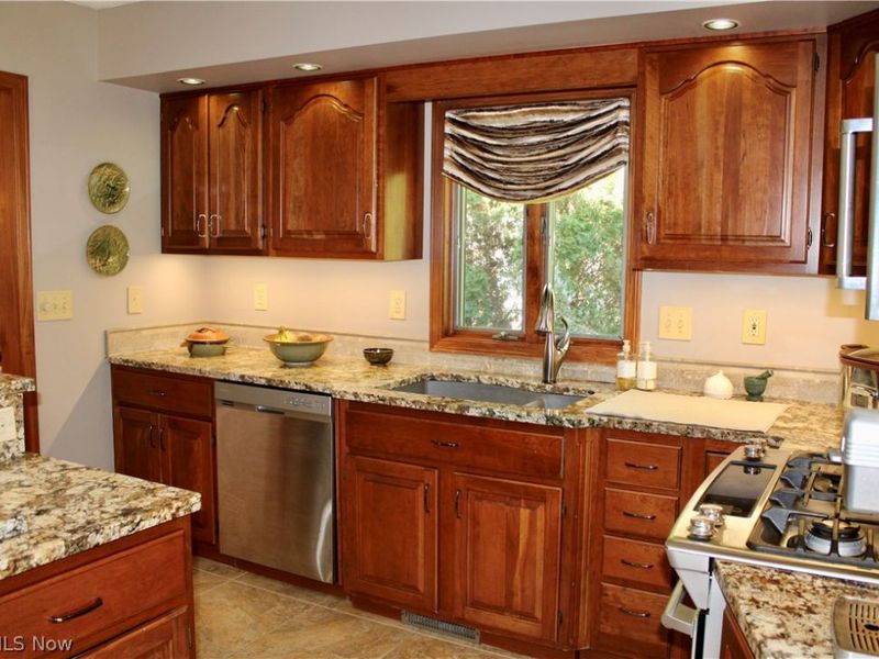 1938 Fairway Drive, Uniontown, OH 44685 Photo 7