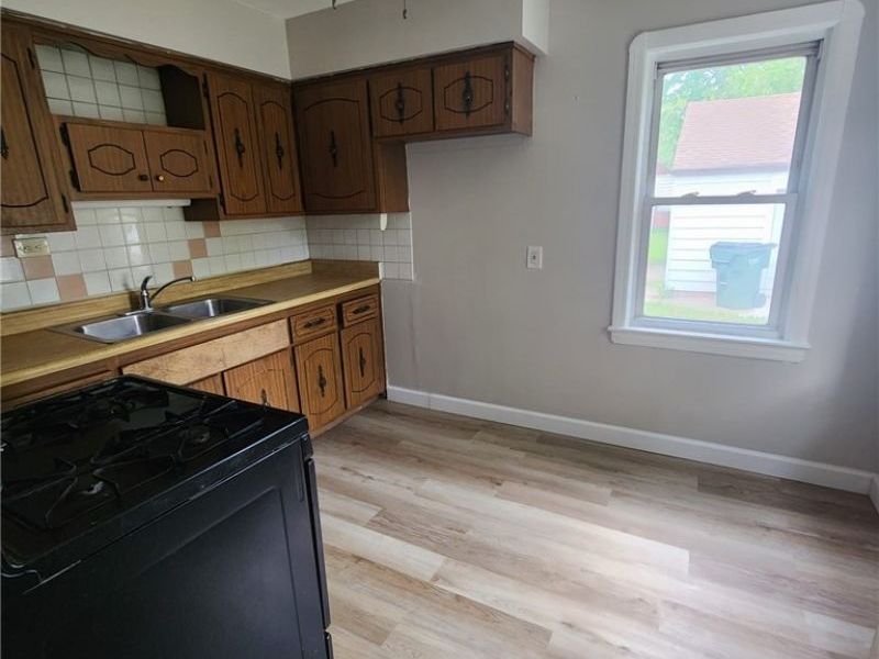 25801 Forestview Avenue, Euclid, OH 44132 Photo 5