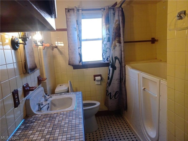 937 Mathews, Youngstown, OH 44512 Photo 6