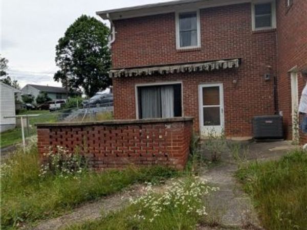 112 Joan Circle , Staunton, VA 24401