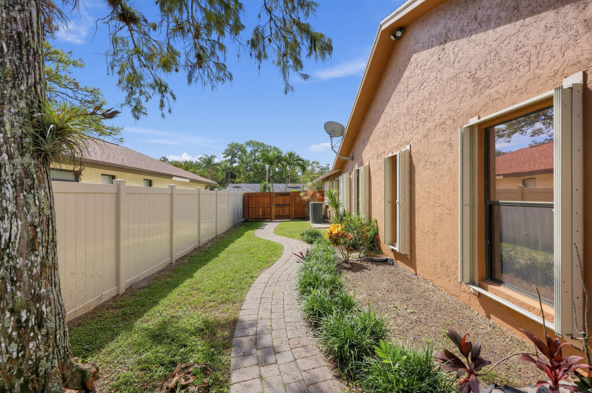 835 Ivy Drive, Wellington, FL 33414 Photo