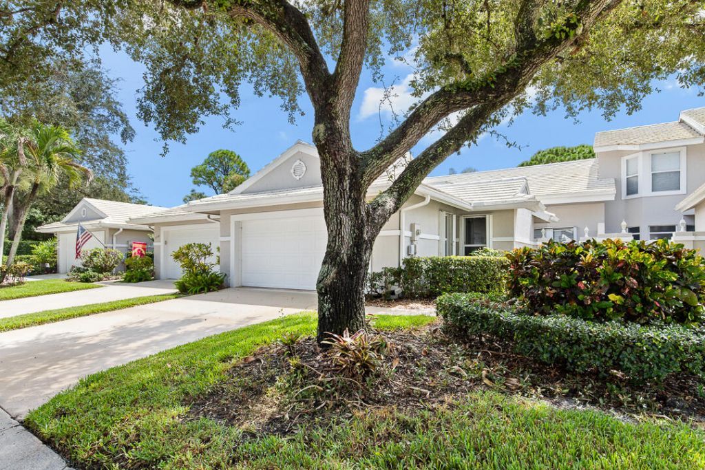 2380 SW Foxpoint Way, Palm City, FL 34990 Photo