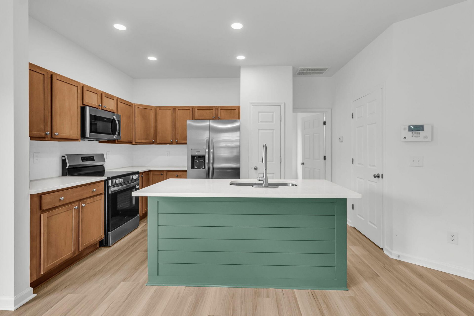 717 Hemingway Circle Photo 5