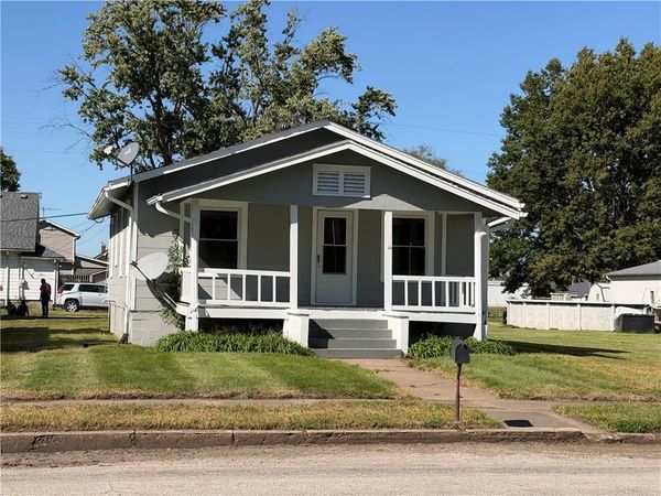 319 Parkway Street, Hardin, MO 64035