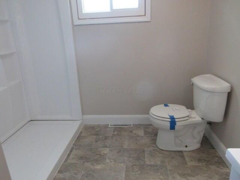 2740 Village Drive, Zanesville, OH 43701 Photo 19