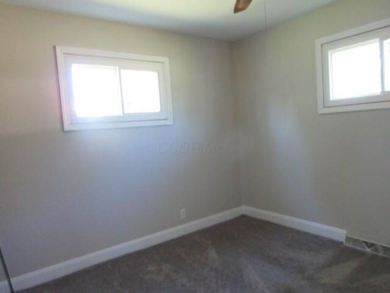 2740 Village Drive, Zanesville, OH 43701 Photo 25