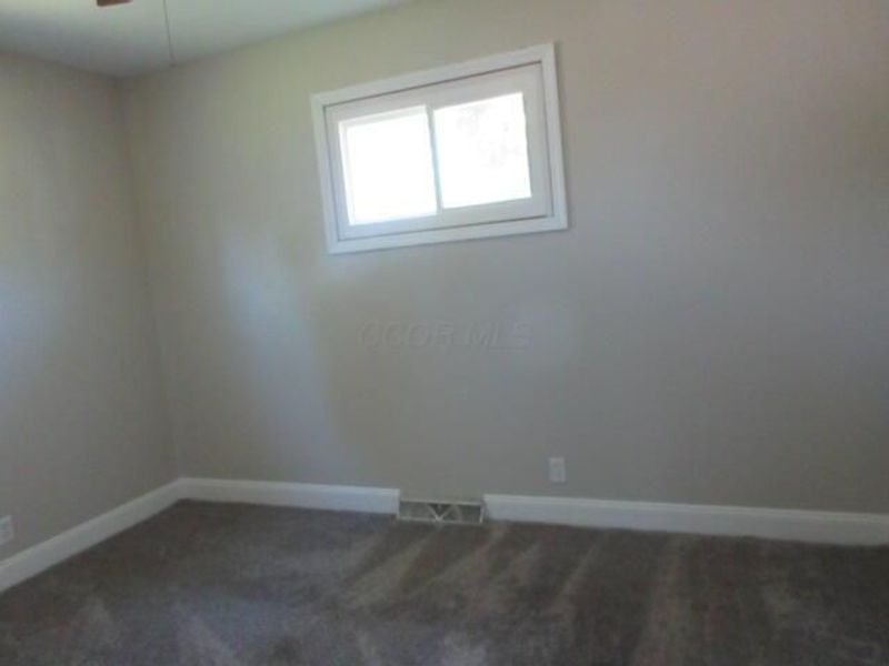 2740 Village Drive, Zanesville, OH 43701 Photo 26