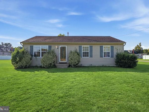 9 S NORMAN AVENUE, PENNS GROVE, NJ 08069