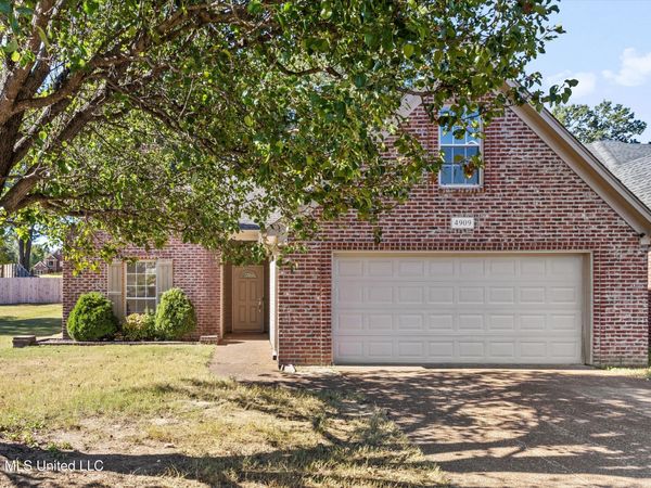 4909 Graham Lake Drive, Olive Branch, MS 38654