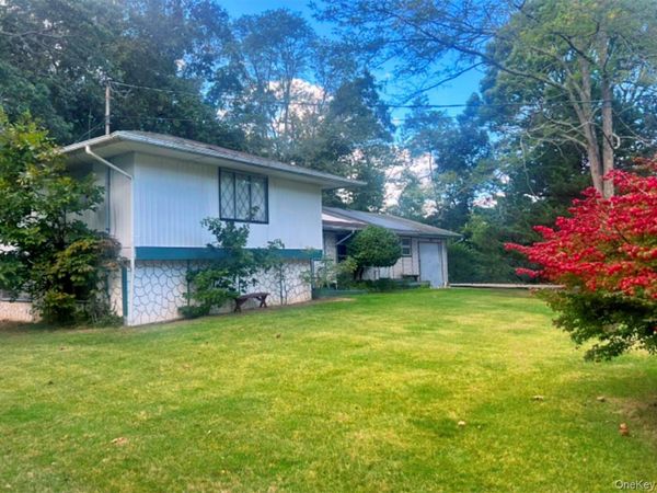 2605 Grand Avenue , Mattituck, NY 11952