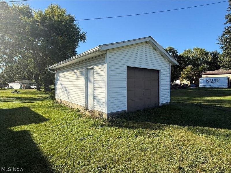 22203 Main Street, West Lafayette, OH 43845 Photo 8