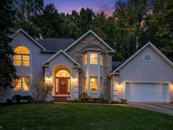 1981 Fairway Drive, Uniontown, OH 44685