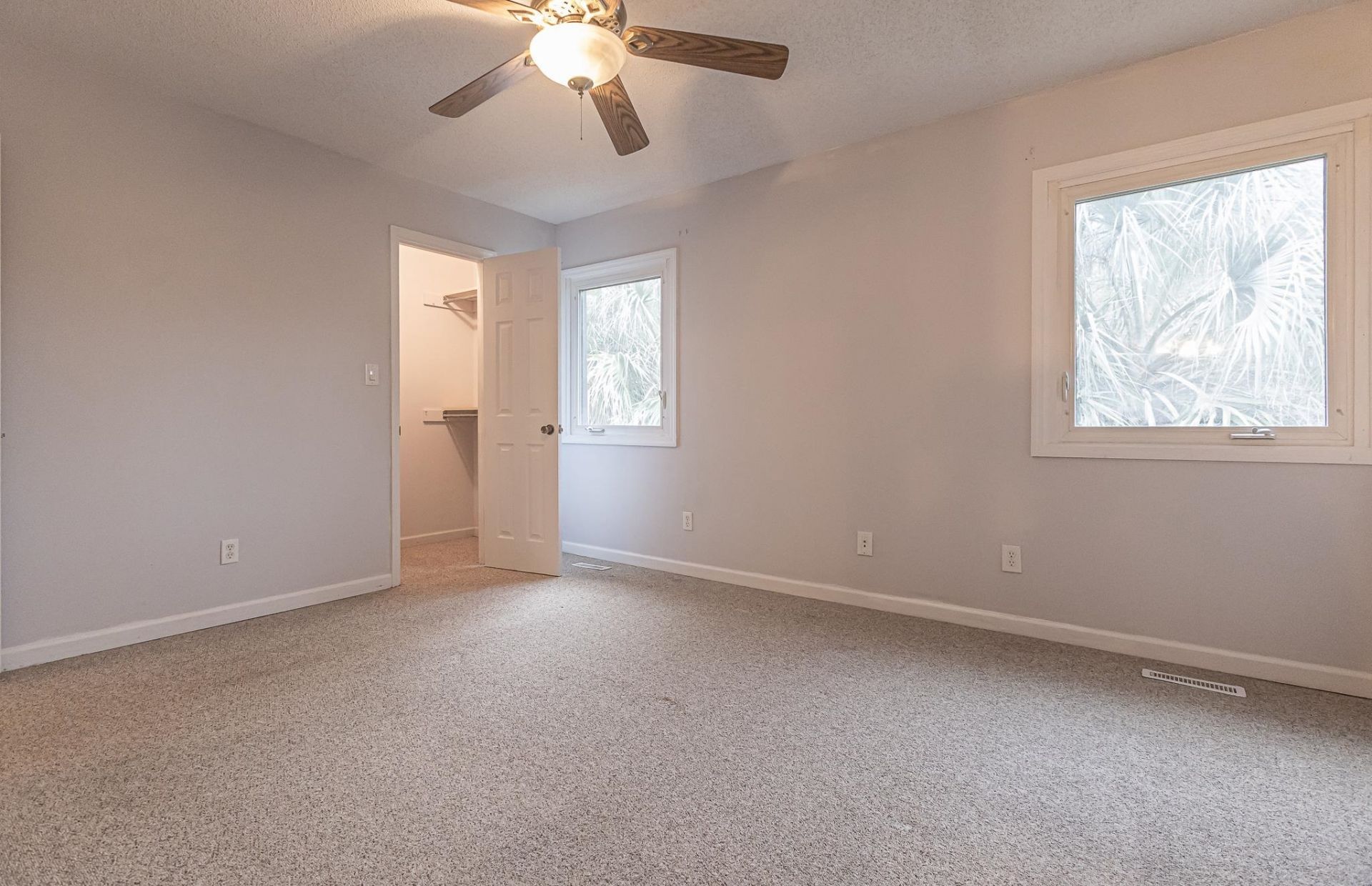 624 Surfside Dr.  Photo 4