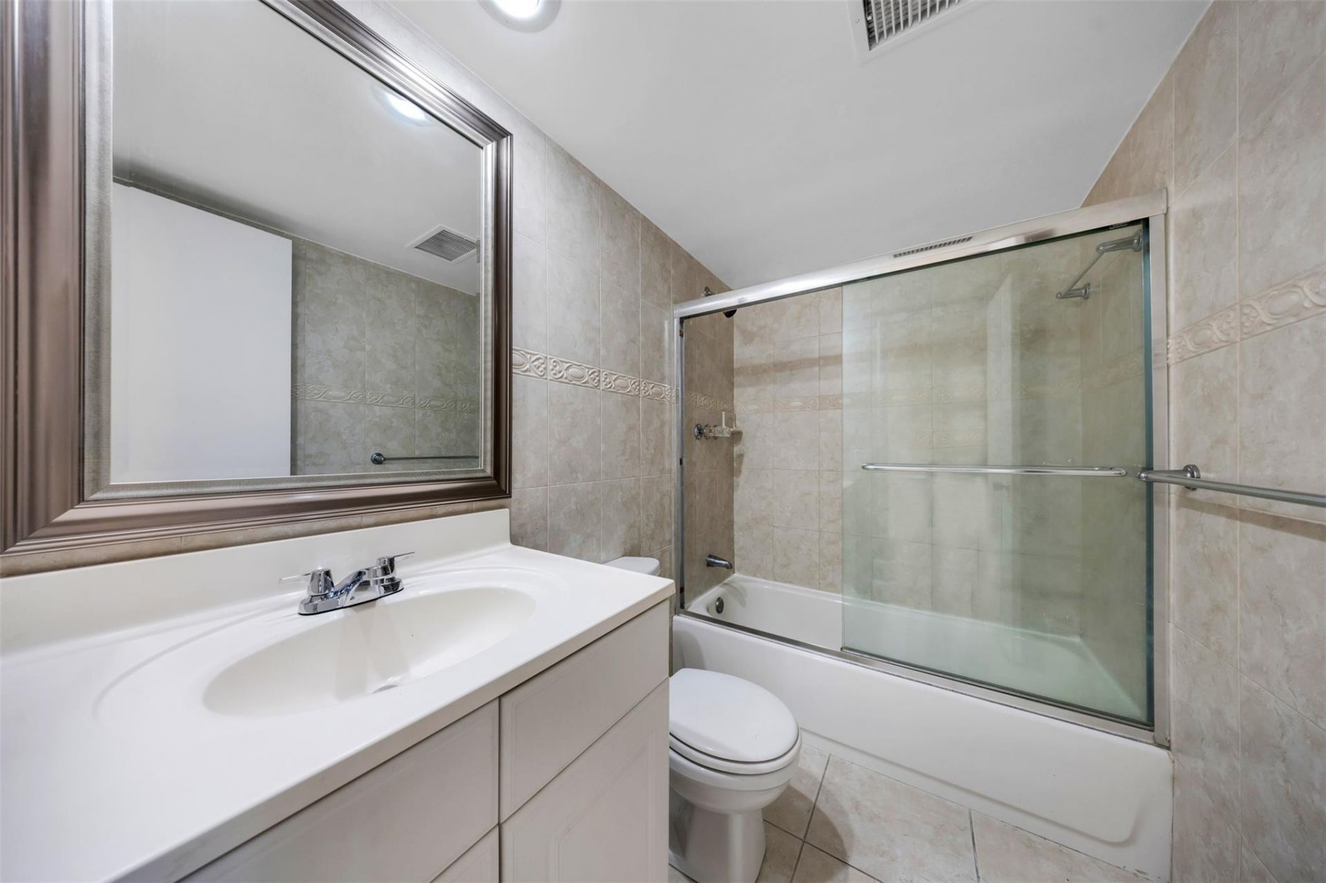 625 Oaks Drive, Unit 802, Pompano Beach, FL 33069 Photo