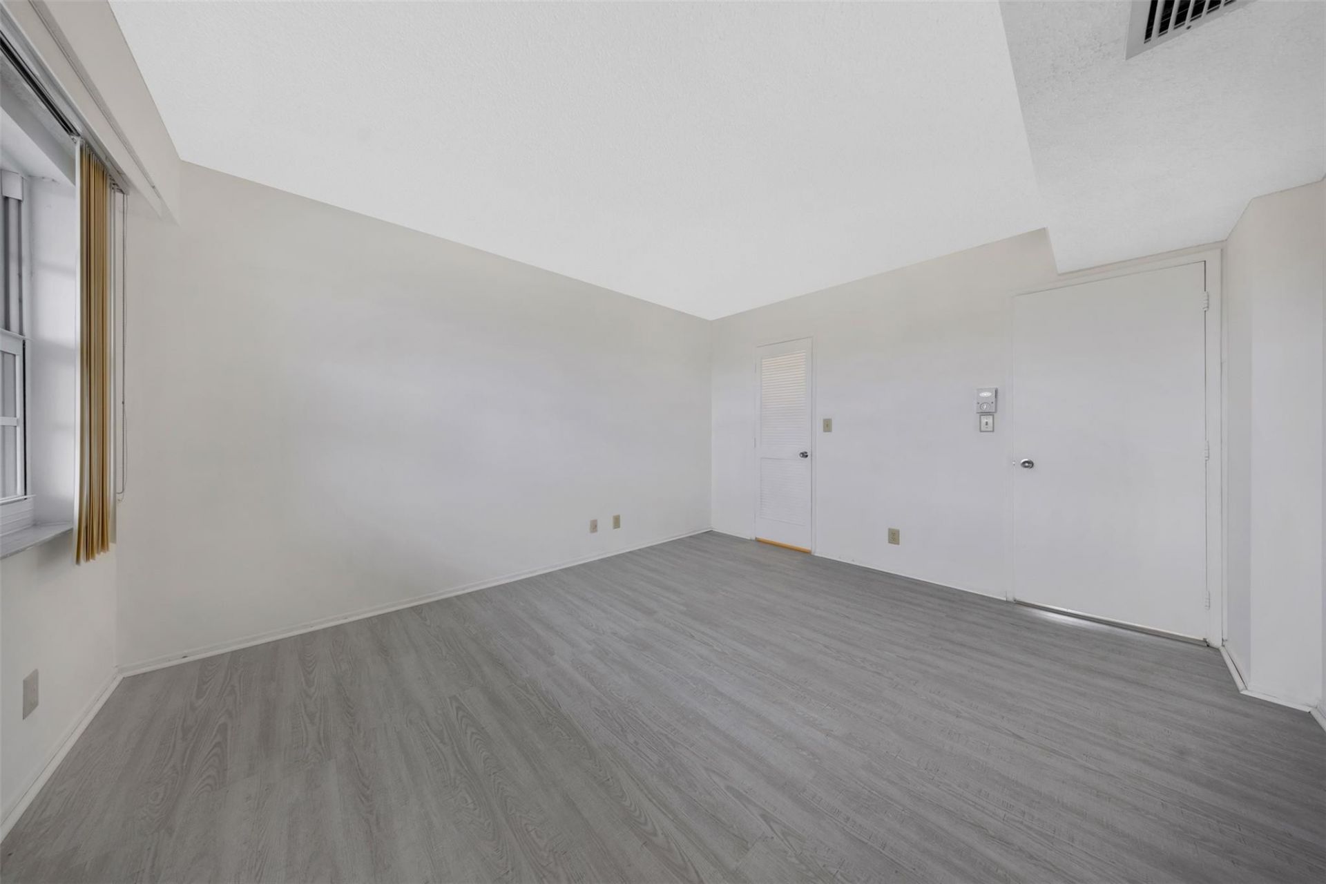 625 Oaks Drive, Unit 802, Pompano Beach, FL 33069 Photo