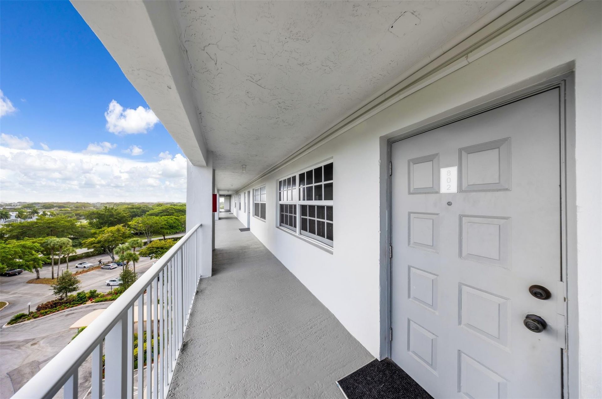 625 Oaks Drive, Unit 802, Pompano Beach, FL 33069 Photo