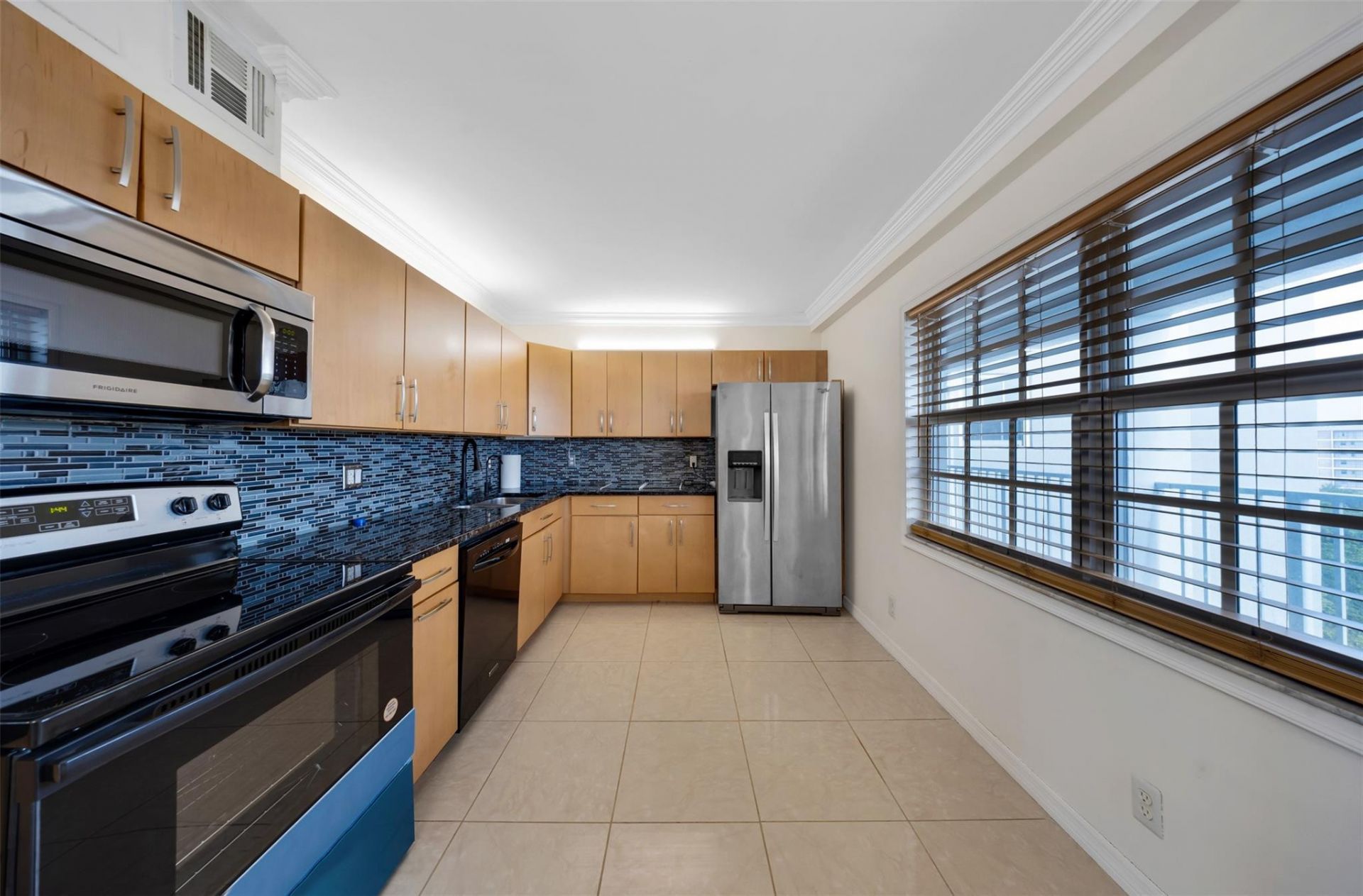 625 Oaks Drive, Unit 802, Pompano Beach, FL 33069 Photo