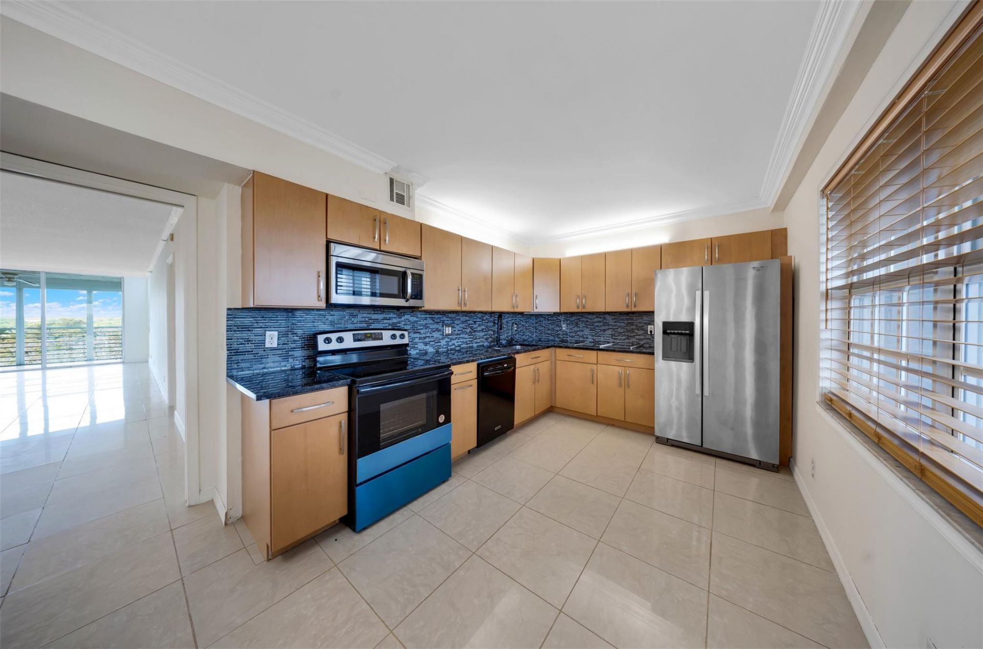 625 Oaks Drive, Unit 802, Pompano Beach, FL 33069 Photo
