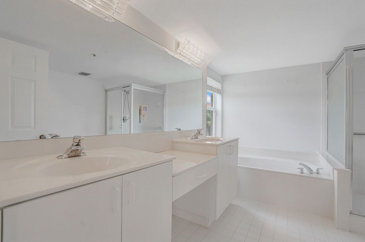 5874 Crystal Shores Drive, Unit 308, Boynton Beach, FL 33437 Photo