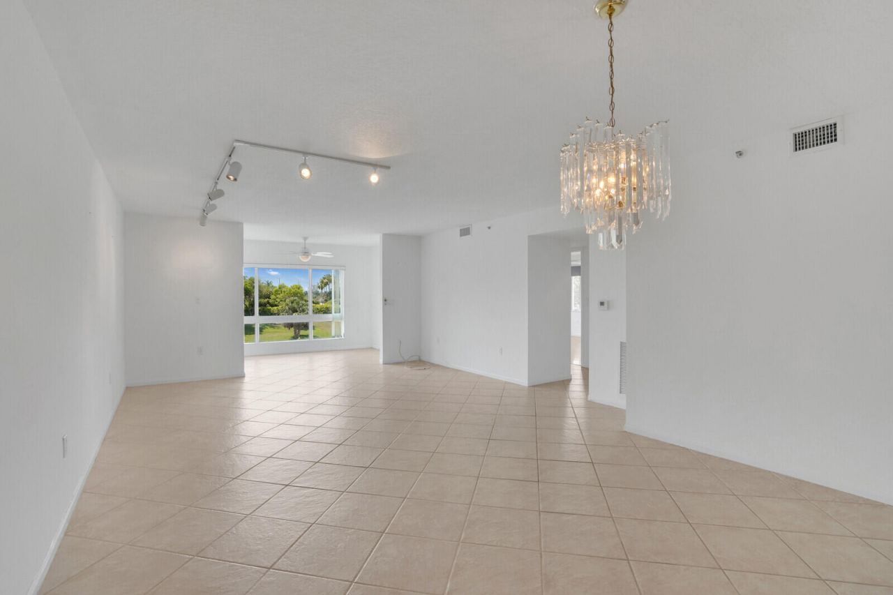 5874 Crystal Shores Drive, Unit 308, Boynton Beach, FL 33437 Photo