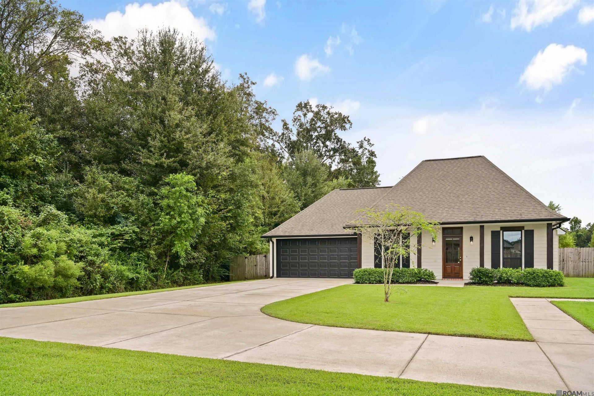 907 Flat Lands Dr, Gonzales, LA 70737 Main Photo