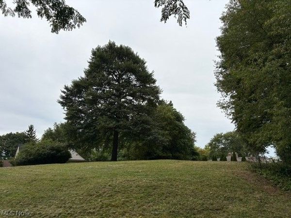 Landscape Circle NW, Canton, OH 44709