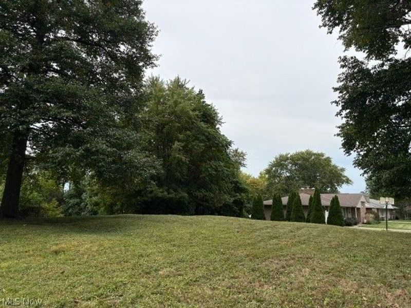 Landscape Circle NW, Canton, OH 44709 Photo 4