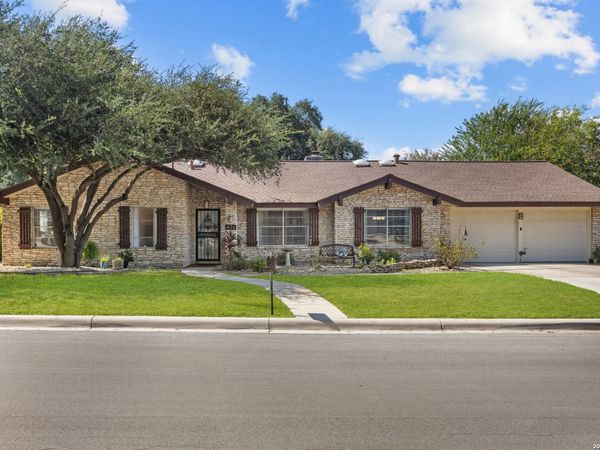 626 SUNHAVEN DR, Windcrest, TX 78239