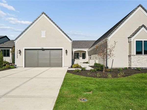 13725 Pembroke Lane, Leawood, KS 66224