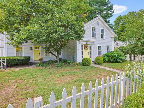 423 South St, Holliston, MA 01746