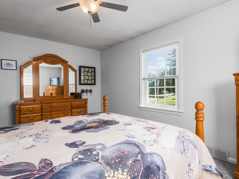 2033 Normandy Circle , Zanesville, OH 43701 Photo 16