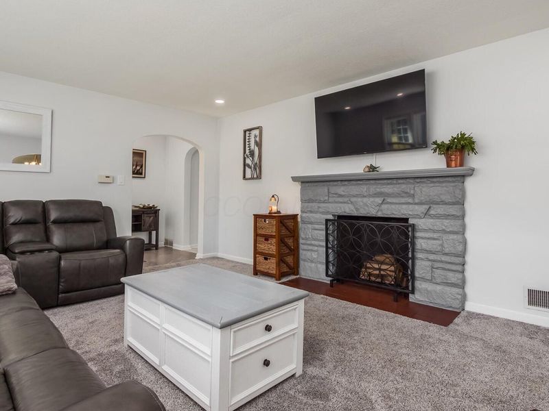 2033 Normandy Circle , Zanesville, OH 43701 Photo 5