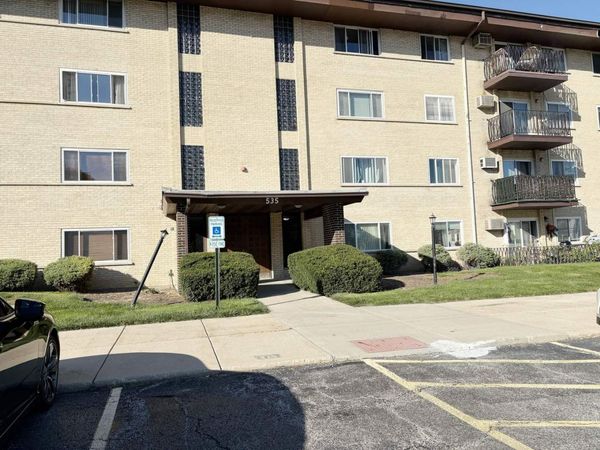 535 S Cleveland Avenue S, Unit 305, Arlington Heights, IL 60005