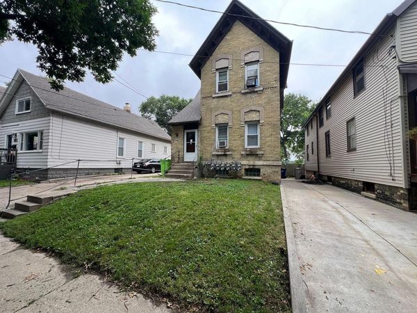 2467 S Burrell STREET, Milwaukee, WI 53207