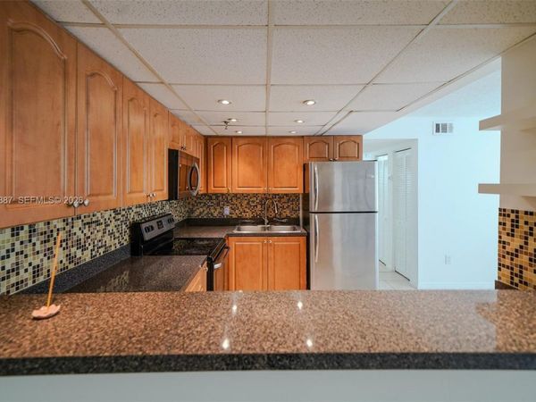 10641 SW 108th Ave, Unit 2I, Miami, FL 33176