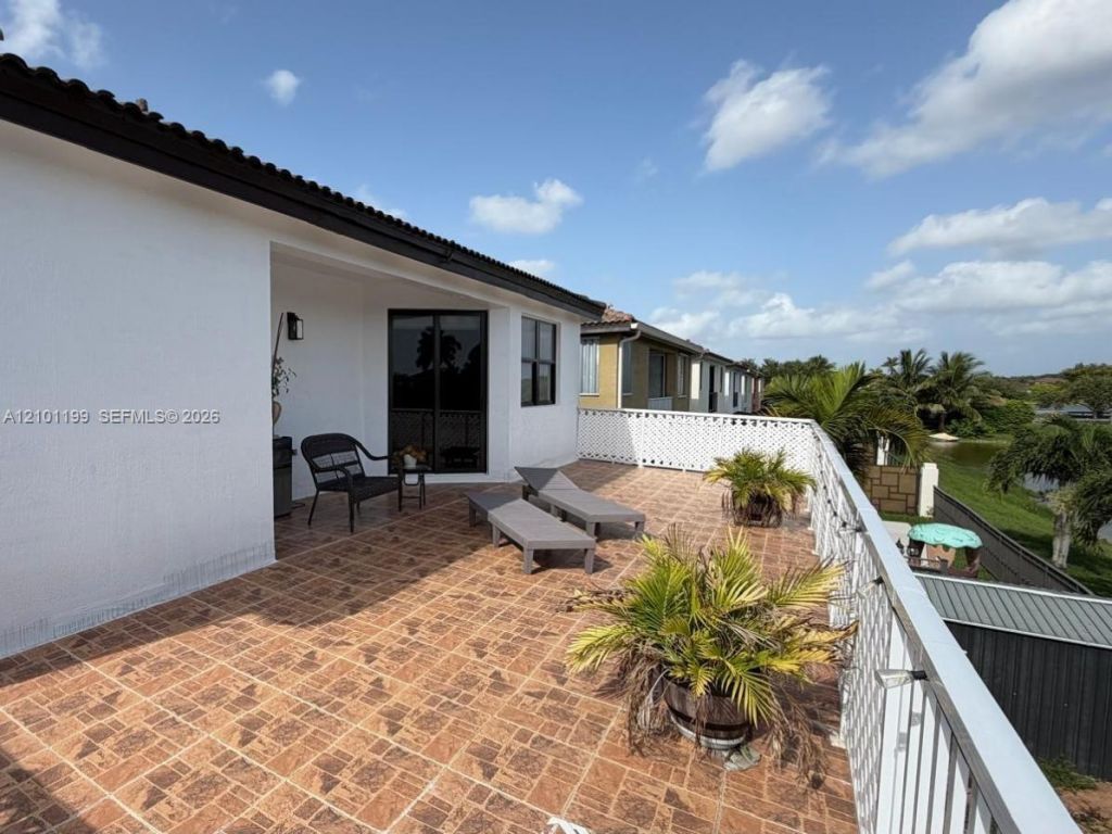 15350 SW 11 St, Miami, FL 33194 Photo
