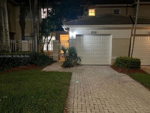 17046 NW 22nd St , Pembroke Pines, FL 33028