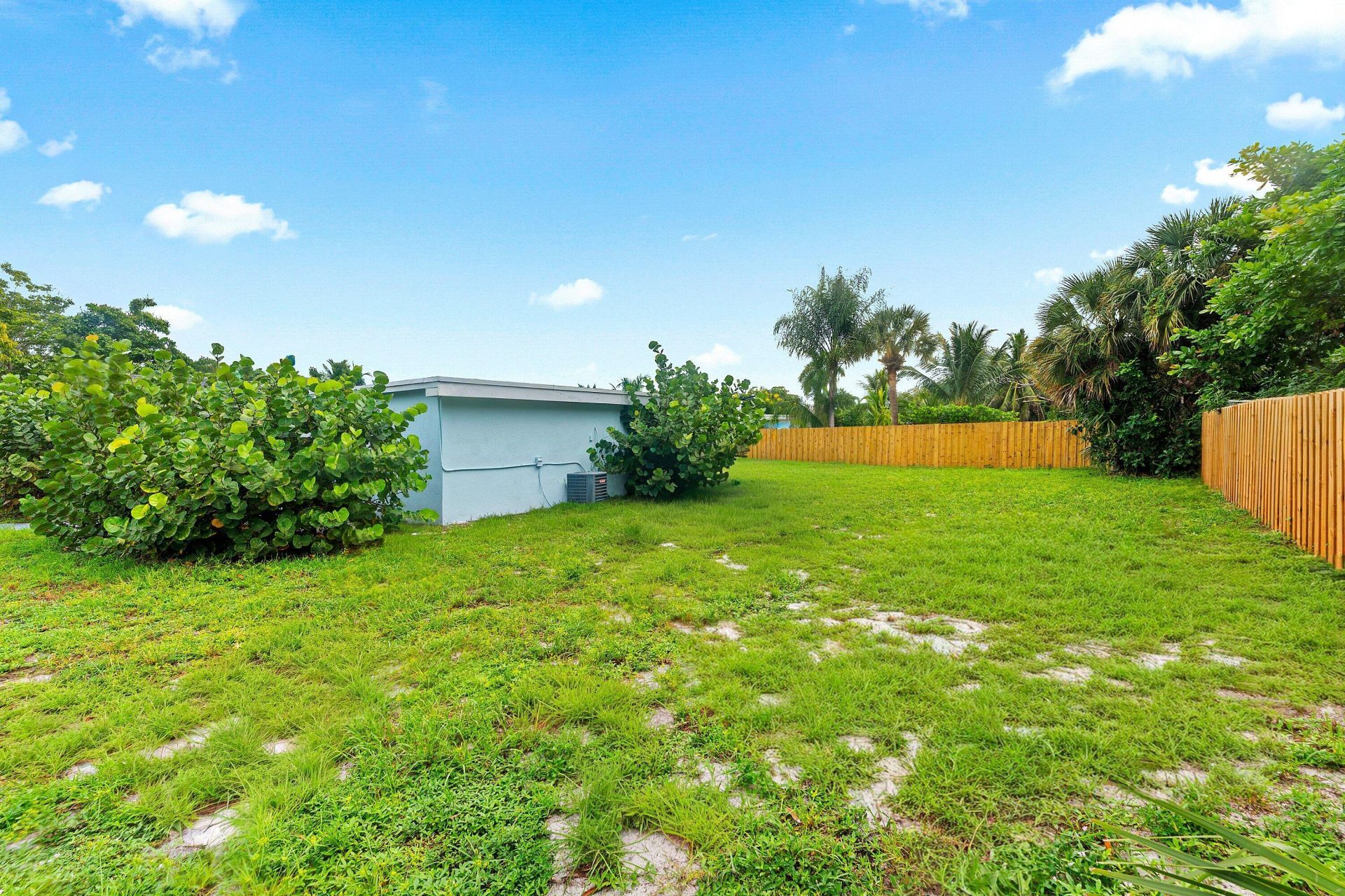 742 Laurel Drive, West Palm Beach, FL 33403 Photo
