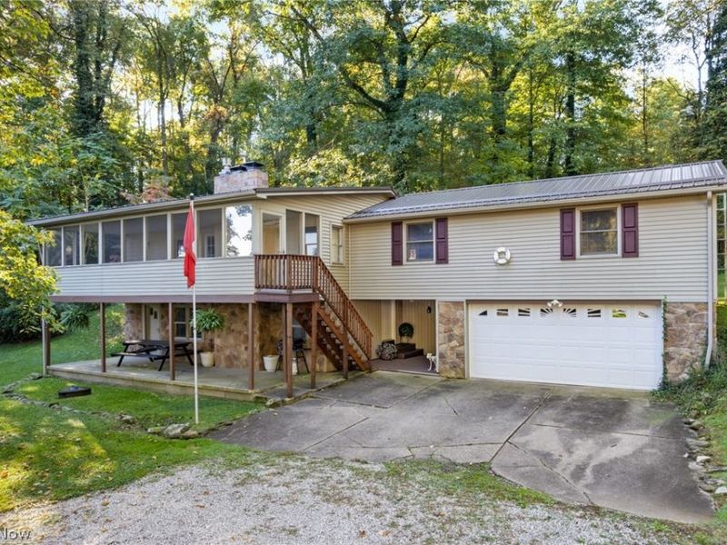 20 Pontiac Trail, Malvern, OH 44644 Photo 1