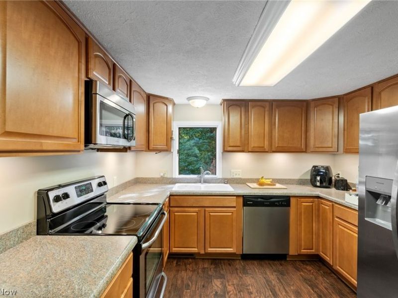 20 Pontiac Trail, Malvern, OH 44644 Photo 12