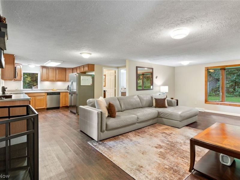 20 Pontiac Trail, Malvern, OH 44644 Photo 6