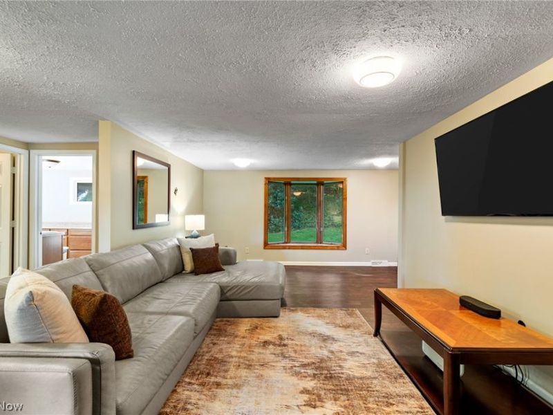 20 Pontiac Trail, Malvern, OH 44644 Photo 7