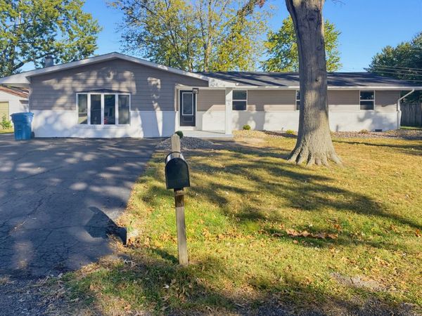5 Bel Air Drive , Centralia, IL 62801