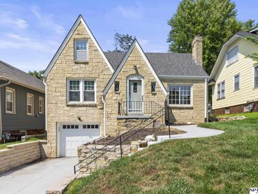4542 Poppleton Avenue, Omaha, NE 68106