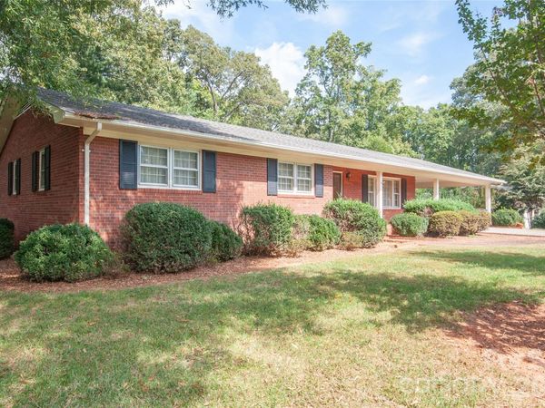 2607 Montgomery Drive , Statesville, NC 28625