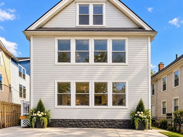 2525 Thurman Avenue, Cleveland, OH 44113