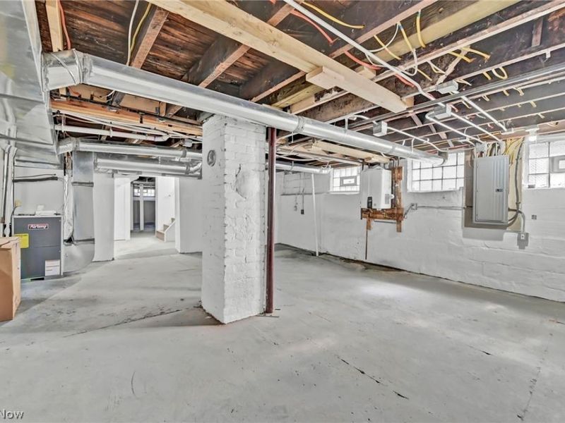 2525 Thurman Avenue, Cleveland, OH 44113 Photo 27
