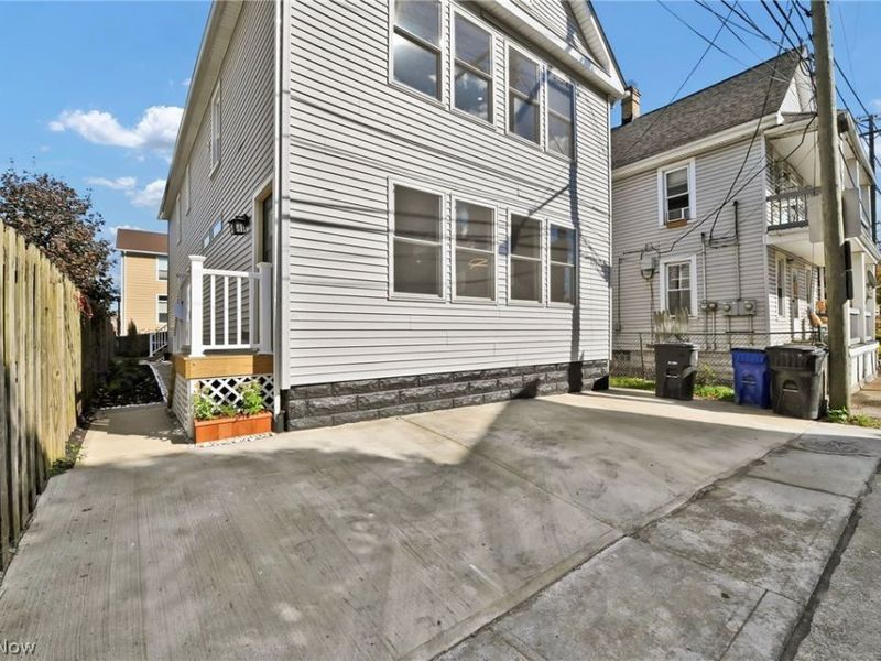 2525 Thurman Avenue, Cleveland, OH 44113 Photo 36