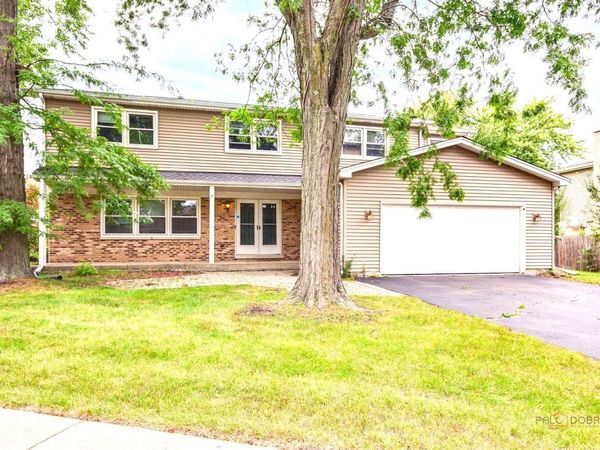 562 Applegate Lane , Lake Zurich, IL 60047