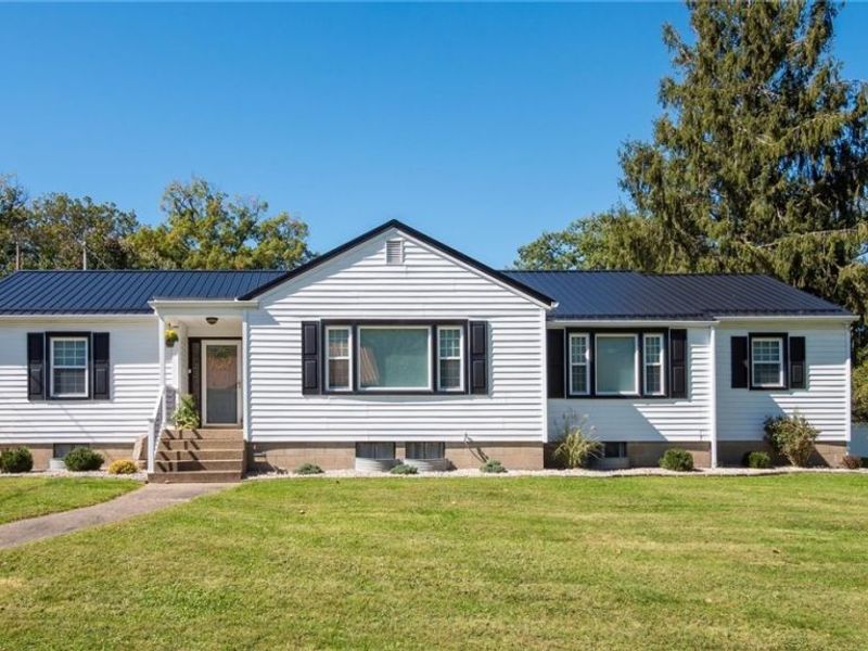 2033 Normandy Circle, Zanesville, OH 43701 Photo 1